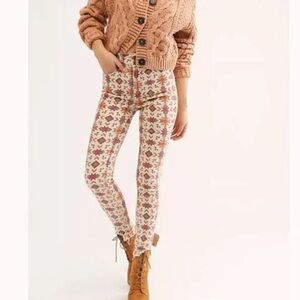 We The Free Patterned Distressed Skinny Jeans Modern Aztec Print Size 29 Denim
